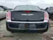 2014 Chrysler 300 C z VIN 2C3CCAKTXEH265050, wystawiony jako Copart lot #70564885 z przebiegiem 84 306 mil mil oraz Czysty tytuł • Clean title. Historia ofert i sprzedaży dostępna na DreamBid. Obrazek 6.