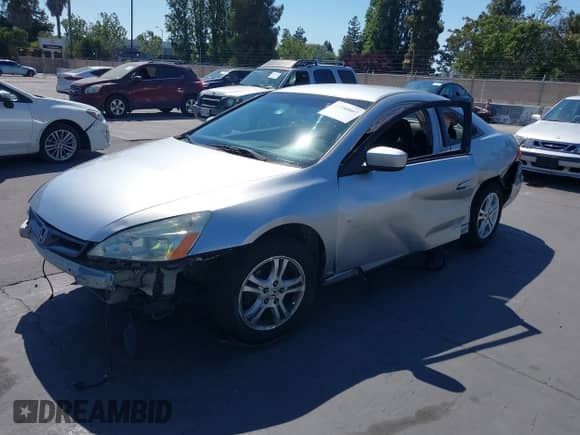 2007 Honda Accord LX с VIN 1HGCM72337A006432, выставлен на аукционе IAAI как лот 42780807 с пробегом 240 972 миль миль и . История ставок и продаж доступна на DreamBid. Изображение 2.