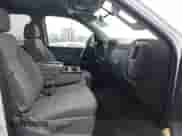 2016 Chevrolet Silverado 1500 Custom z VIN 1GCRCPEC2GZ393368, wystawiony jako IAAI lot #41501663 z przebiegiem 110 276 mil mil oraz . Historia ofert i sprzedaży dostępna na DreamBid. Obrazek 5.