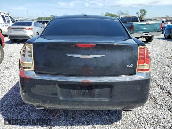 2011 Chrysler 300 C с VIN 2C3CA6CT5BH599340, выставлен на аукционе Copart как лот 71302195 с пробегом 352 243 миль миль и Чистый • Clean title. История ставок и продаж доступна на DreamBid. Изображение 6.