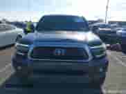 2015 Toyota Tacoma PreRunner z VIN 3TMJU4GNXFM177811, wystawiony jako IAAI lot #43176687 z przebiegiem 129 127 mil mil oraz . Historia ofert i sprzedaży dostępna na DreamBid. Obrazek 12.