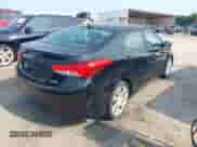 2013 Hyundai Elantra GLS z VIN KMHDH4AEXDU656597, wystawiony jako IAAI lot #42389315 z przebiegiem 173 093 mil mil oraz . Historia ofert i sprzedaży dostępna na DreamBid. Obrazek 4.