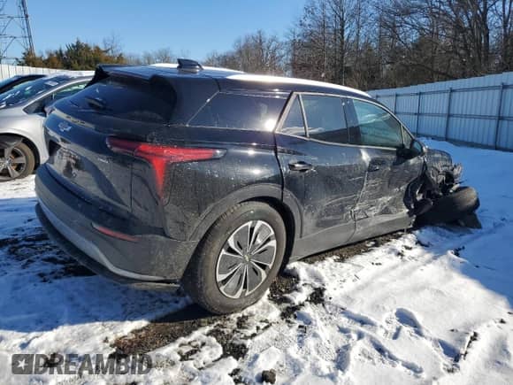 2024 Chevrolet Blazer EV eAWD LT with VIN 3GNKDBRJ5RS264042, listed as a Copart auction lot 87208674 with 901 mi miles and Salvage title. Bid and sale history available at DreamBid. Image 3.