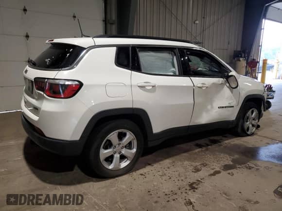 2018 Jeep Compass Latitude with VIN 3C4NJDBB9JT492251, listed as a Copart auction lot 63692595 with 82,820 mi miles and Salvage title. Bid and sale history available at DreamBid. Image 3.