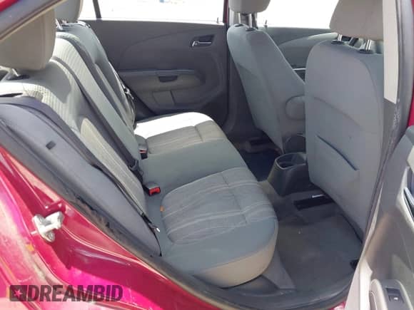 2014 Chevrolet Sonic LT с VIN 1G1JC5SB5E4122840, выставлен на аукционе IAAI как лот 42276390 с пробегом 128 958 миль миль и . История ставок и продаж доступна на DreamBid. Изображение 8.