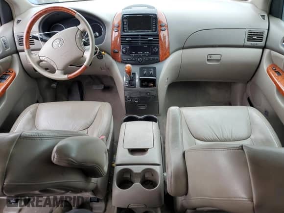 2010 Toyota Sienna XLE с VIN 5TDDK4CC7AS028689, выставлен на аукционе Copart как лот 67432025 с пробегом 136 915 миль миль и Списание • Salvage title. История ставок и продаж доступна на DreamBid. Изображение 8.