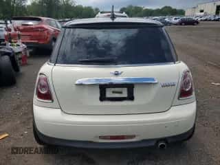 2013 MINI Hardtop with VIN WMWSU3C51DT374477, listed as a Copart auction lot 62654295 with 127,295 mi miles and Salvage title. Bid and sale history available at DreamBid. Image 6.