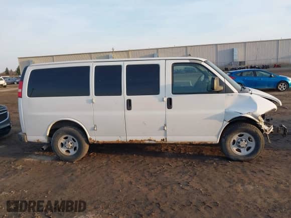 2005 Chevrolet Express Cargo z VIN 1GCFG15T251250047, wystawiony jako IAAI lot #41797512 z przebiegiem 149 610 mil mil oraz . Historia ofert i sprzedaży dostępna na DreamBid. Obrazek 13.