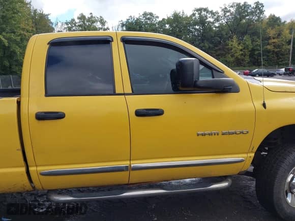 2005 Dodge 2500 SLT with VIN 3D7KS28D45G755666, listed as a IAAI auction lot 43252832 with 199,516 mi miles and . Bid and sale history available at DreamBid. Image 13.