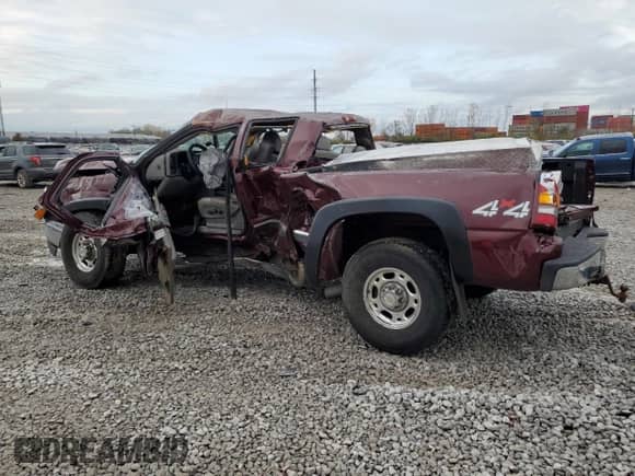 2000 Chevrolet Silverado 2500 LT with VIN 1GCGK29U8YE258064, listed as a Copart auction lot 79167144 with Not provided miles and Salvage title. Bid and sale history available at DreamBid. Image 2.