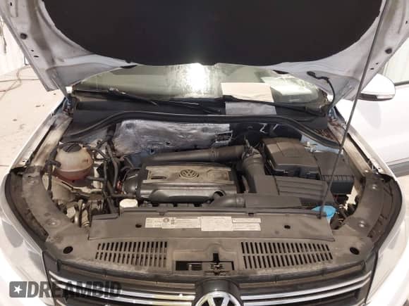 2012 Volkswagen Tiguan S с VIN WVGBV7AX7CW527271, выставлен на аукционе IAAI как лот 43560374 с пробегом 147 594 миль миль и . История ставок и продаж доступна на DreamBid. Изображение 10.