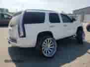 2007 Chevrolet Tahoe LS with VIN 1GNFK13037J389105, listed as a Copart auction lot 55308215 with 305,710 mi miles and Salvage title. Bid and sale history available at DreamBid. Image 3.