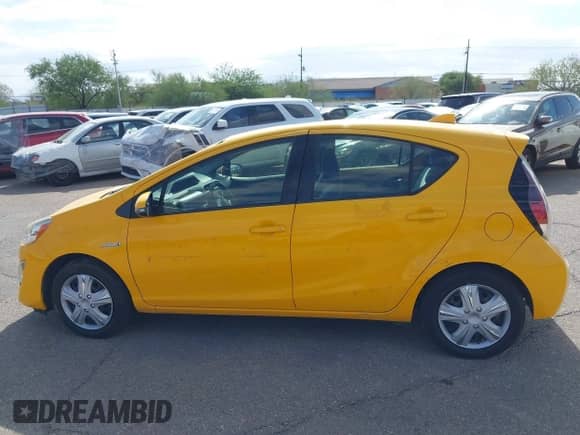 2015 Toyota Prius One z VIN JTDKDTB34F1088656, wystawiony jako IAAI lot #42437290 z przebiegiem 147 044 mil mil oraz . Historia ofert i sprzedaży dostępna na DreamBid. Obrazek 15.