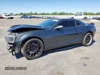 2015 Chevrolet Camaro SS z VIN 2G1FG1EW2F9266894, wystawiony jako Copart lot #61506045 z przebiegiem 86 718 mil mil oraz Szkoda całkowita • Salvage title. Historia ofert i sprzedaży dostępna na DreamBid. Obrazek 1.