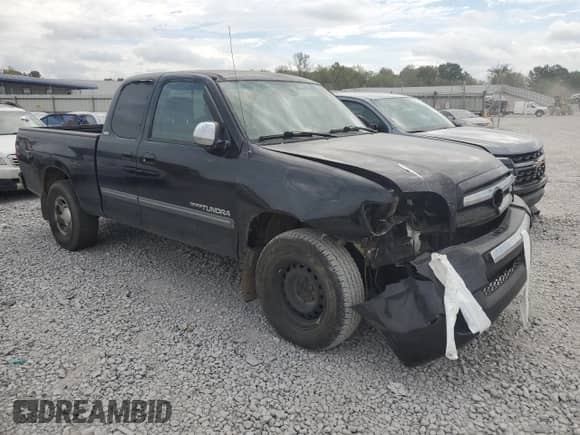 2005 Toyota Tundra SR5 z VIN 5TBRT34115S460803, wystawiony jako Copart lot #83942935 z przebiegiem 210 283 mil mil oraz Szkoda całkowita • Salvage title. Historia ofert i sprzedaży dostępna na DreamBid. Obrazek 4.