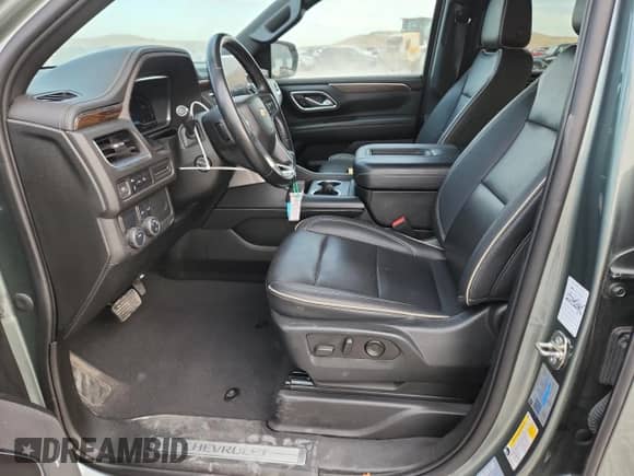 2023 Chevrolet Suburban Premier с VIN 1GNSCFKD0PR249785, выставлен на аукционе Copart как лот 80488905 с пробегом 68 058 миль миль и На запчасти • Non repairable. История ставок и продаж доступна на DreamBid. Изображение 7.
