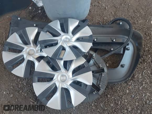 2021 Tesla Model Y Long Range с VIN 5YJYGDEE2MF161838, выставлен на аукционе IAAI как лот 43250955 с пробегом 97 847 миль миль и . История ставок и продаж доступна на DreamBid. Изображение 11.