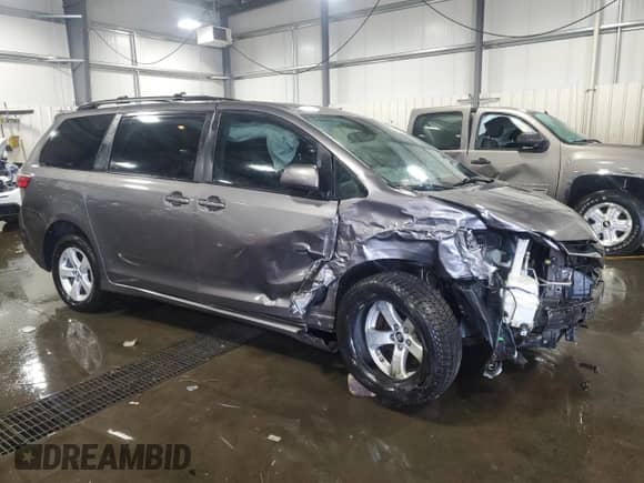 2019 Toyota Sienna LE Auto Access Seat с VIN 5TDKZ3DCXKS972791, выставлен на аукционе Copart как лот 84230515 с пробегом 100 871 миль миль и Списание • Salvage title. История ставок и продаж доступна на DreamBid. Изображение 4.
