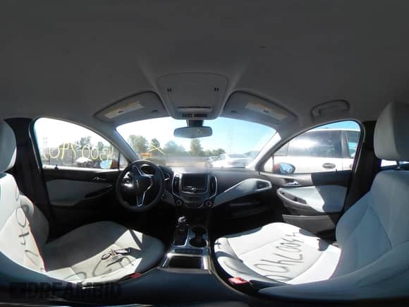2019 Chevrolet Cruze LT с VIN 1G1BE5SM9K7134886, выставлен на аукционе IAAI как лот 43165622 с пробегом 107 649 миль миль и . История ставок и продаж доступна на DreamBid. Изображение 19.