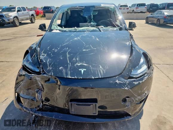 2024 Tesla Model Y с VIN 7SAYGDED4RA304478, выставлен на аукционе Copart как лот 80226085 с пробегом 17 847 миль миль и Списание • Salvage title. История ставок и продаж доступна на DreamBid. Изображение 5.