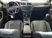 2023 Volkswagen Tiguan SE с VIN 3VVMB7AX6PM034582, выставлен на аукционе Copart как лот 81327125 с пробегом 22 563 миль миль и На запчасти • Non repairable. История ставок и продаж доступна на DreamBid. Изображение 8.