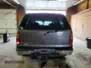 2001 Chevrolet Suburban LS z VIN 3GNFK16T11G251075, wystawiony jako Copart lot #69108375 z przebiegiem 186 600 mil mil oraz Szkoda całkowita • Salvage title. Historia ofert i sprzedaży dostępna na DreamBid. Obrazek 6.