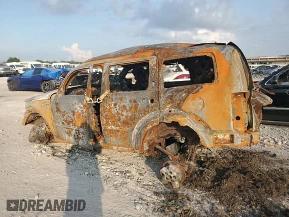 2008 Dodge Nitro SXT с VIN 1D8GT28K78W213853, выставлен на аукционе Copart как лот 68110695 с пробегом Не указан миль и На запчасти • Non repairable. История ставок и продаж доступна на DreamBid. Изображение 2.