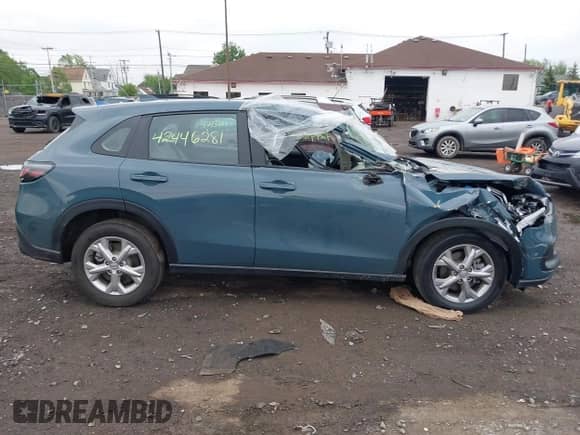 2025 Honda HR-V LX with VIN 3CZRZ2H35SM748731, listed as a IAAI auction lot 42446281 with 7,178 mi miles and . Bid and sale history available at DreamBid. Image 13.