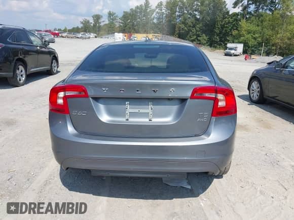 2016 Volvo S60 T5 Premier с VIN YV1612TK4G2393932, выставлен на аукционе IAAI как лот 43180461 с пробегом 54 026 миль миль и . История ставок и продаж доступна на DreamBid. Изображение 17.
