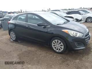2016 Hyundai Elantra z VIN KMHD35LH4GU263548, wystawiony jako IAAI lot #43259370 z przebiegiem 132 988 mil mil oraz . Historia ofert i sprzedaży dostępna na DreamBid. Obrazek 1.