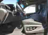 2016 Cadillac Escalade Platinum z VIN 1GYS4DKJ7GR374891, wystawiony jako Copart lot #50963745 z przebiegiem 160 078 mil mil oraz Szkoda całkowita • Salvage title. Historia ofert i sprzedaży dostępna na DreamBid. Obrazek 7.