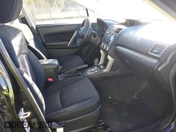 2018 Subaru Forester Premium z VIN JF2SJAEC5JH405628, wystawiony jako IAAI lot #43463543 z przebiegiem 106 481 mil mil oraz . Historia ofert i sprzedaży dostępna na DreamBid. Obrazek 5.