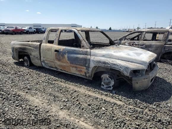 1999 Dodge 1500 с VIN 1B7HC13Y4XJ530137, выставлен на аукционе Copart как лот 65036045 с пробегом Не указан миль и Списание • Salvage title. История ставок и продаж доступна на DreamBid. Изображение 4.