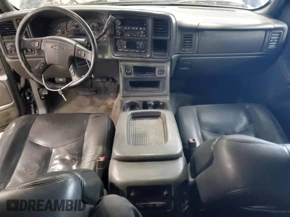 2005 Chevrolet Silverado 1500 LT with VIN 2GCEK13T651243898, listed as a Copart auction lot 45305755 with 209,184 mi miles and Non repairable. Bid and sale history available at DreamBid. Image 8.