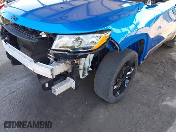 2019 Jeep Compass Latitude with VIN 3C4NJDBBXKT781365, listed as a IAAI auction lot 43068244 with 102,749 mi miles and . Bid and sale history available at DreamBid. Image 6.