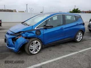 2023 Chevrolet Bolt EV 1LT z VIN 1G1FW6S07P4111164, wystawiony jako Copart lot #55976743 z przebiegiem 4 937 mil mil oraz . Historia ofert i sprzedaży dostępna na DreamBid. Obrazek 1.