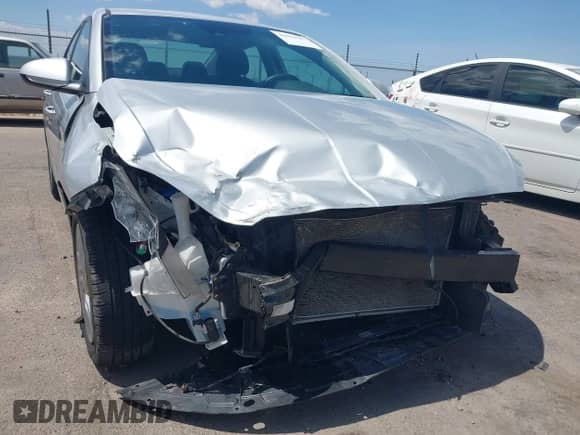 2019 Hyundai Elantra SEL z VIN 5NPD84LF8KH428180, wystawiony jako IAAI lot #43052707 z przebiegiem 103 157 mil mil oraz . Historia ofert i sprzedaży dostępna na DreamBid. Obrazek 6.