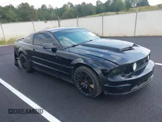 2006 Ford Mustang GT Deluxe с VIN 1ZVFT82H265210675, выставлен на аукционе IAAI как лот 43273240 с пробегом 167 735 миль миль и . История ставок и продаж доступна на DreamBid. Изображение 1.