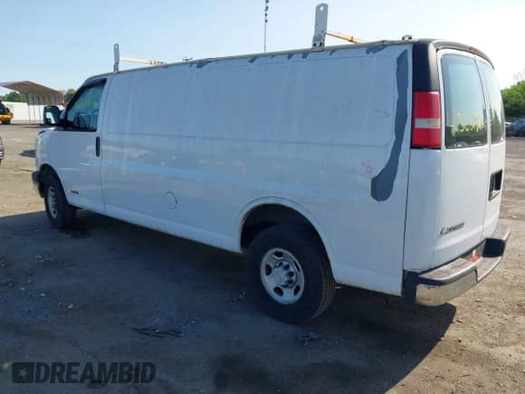 2007 Chevrolet Express Cargo with VIN 1GCGG29V871216560, listed as a IAAI auction lot 42362502 with 176,114 mi miles and . Bid and sale history available at DreamBid. Image 3.