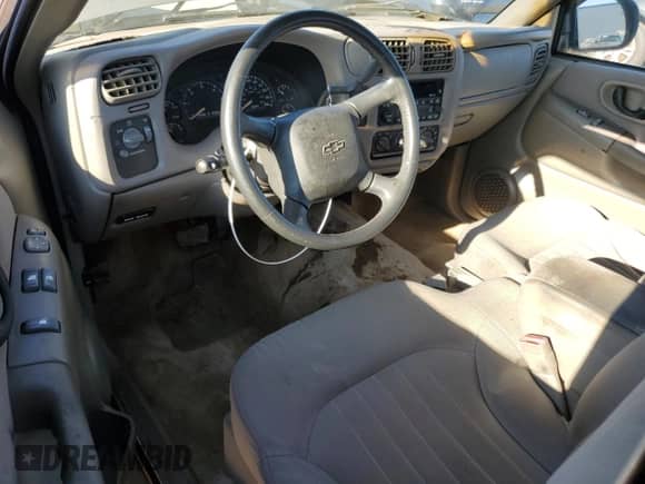 2003 Chevrolet S-10 Fleet z VIN 1GCCS19XX38242653, wystawiony jako Copart lot #73344404 z przebiegiem Nie podano mil oraz Szkoda całkowita • Salvage title. Historia ofert i sprzedaży dostępna na DreamBid. Obrazek 8.