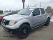 2014 Nissan Frontier SV z VIN 1N6AD0ER7EN727983, wystawiony jako IAAI lot #43329821 z przebiegiem Nie podano mil oraz . Historia ofert i sprzedaży dostępna na DreamBid. Obrazek 2.