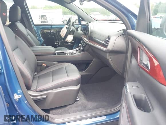 2025 Chevrolet Traverse AWD Z71 z VIN 1GNEVJRS6SJ261722, wystawiony jako IAAI lot #42931447 z przebiegiem 1 457 mil mil oraz . Historia ofert i sprzedaży dostępna na DreamBid. Obrazek 5.