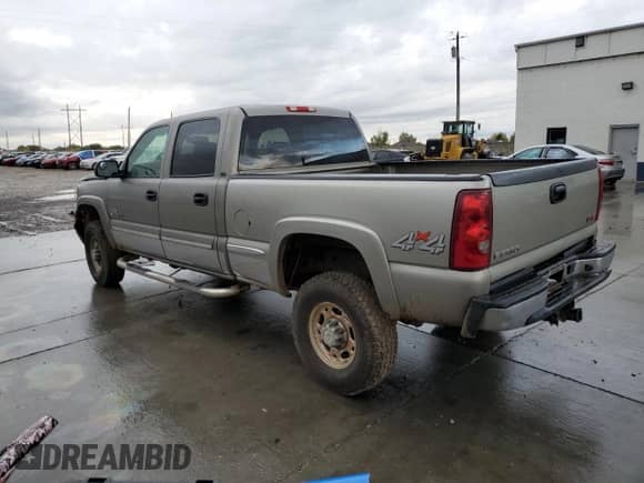 2003 Chevrolet Silverado 2500HD LT with VIN 1GCHK23103F176691, listed as a Copart auction lot 82422285 with 173,832 mi miles and Salvage title. Bid and sale history available at DreamBid. Image 2.