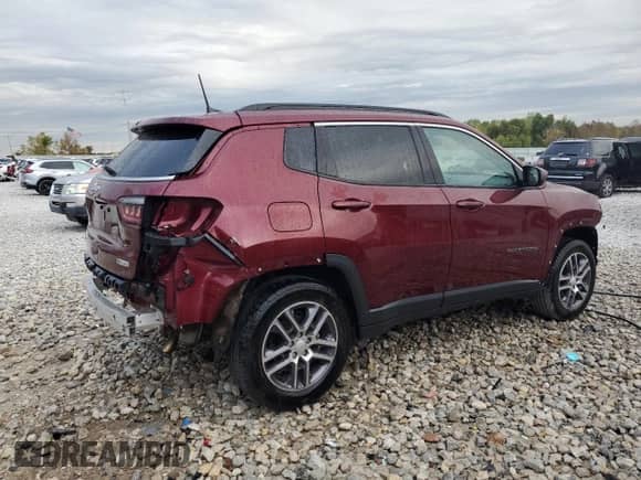 2020 Jeep Compass Latitude z VIN 3C4NJDBB1LT240917, wystawiony jako Copart lot #85281515 z przebiegiem 73 386 mil mil oraz Szkoda całkowita • Salvage title. Historia ofert i sprzedaży dostępna na DreamBid. Obrazek 3.