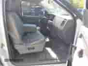 2006 Dodge 1500 ST z VIN 1D7HA16N46J157001, wystawiony jako IAAI lot #43228631 z przebiegiem 174 529 mil mil oraz . Historia ofert i sprzedaży dostępna na DreamBid. Obrazek 5.