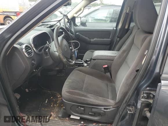 2010 Ford Explorer XLT z VIN 1FMEU7DE2AUA04971, wystawiony jako Copart lot #71516415 z przebiegiem 249 860 mil mil oraz Szkoda całkowita • Salvage title. Historia ofert i sprzedaży dostępna na DreamBid. Obrazek 7.