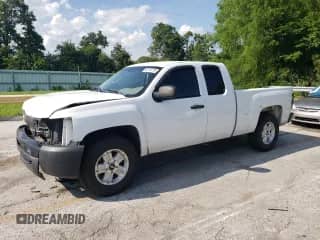 2011 Chevrolet Silverado 1500 Work Truck z VIN 1GCRKPE35BZ320412, wystawiony jako Copart lot #62109795 z przebiegiem 202 797 mil mil oraz Szkoda całkowita • Salvage title. Historia ofert i sprzedaży dostępna na DreamBid. Obrazek 1.