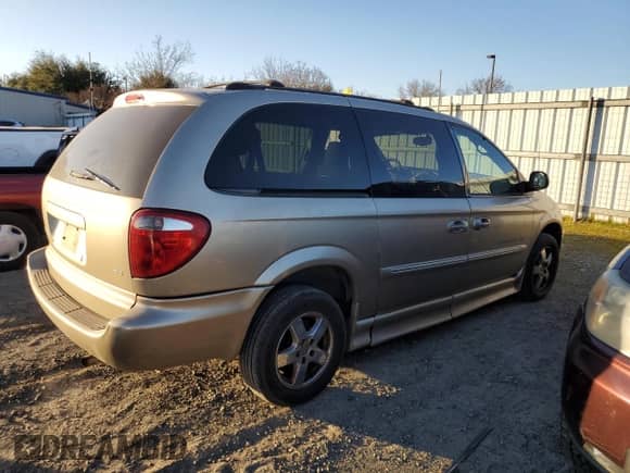 2003 Dodge Caravan ES с VIN 2D4GP54LX3R359283, выставлен на аукционе Copart как лот 89158995 с пробегом 172 987 миль миль и Списание • Salvage title. История ставок и продаж доступна на DreamBid. Изображение 3.