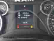 2025 Ram 1500 Big Horn z VIN 1C6RREFG1SN504598, wystawiony jako IAAI lot #42380514 z przebiegiem 7 657 mil mil oraz . Historia ofert i sprzedaży dostępna na DreamBid. Obrazek 15.