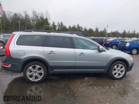 2010 Volvo XC70 3.0T with VIN YV4992BZ6A1079445, listed as a IAAI auction lot 40915189 with 92,847 mi miles and . Bid and sale history available at DreamBid. Image 14.